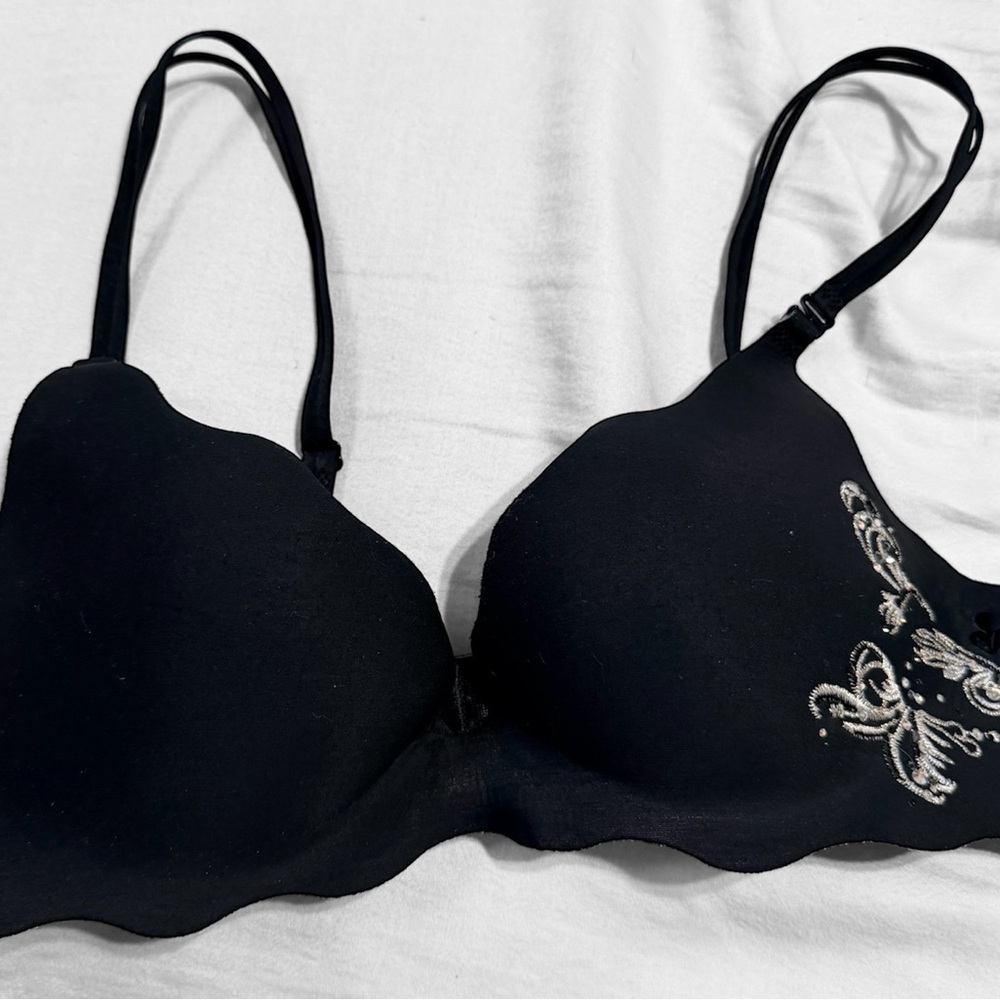 Victoria's Secret Very Sexy Secret Embrace Push-Up Black Embellished Bra, 34B - Picture 13 of 13